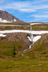 Zwei einsame Wanderer vor dem Aufstieg über das Þorleifsdalur