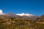 Cabanaconde, auf dem Weg zum Colca-Canyon, im Hintergrund der Nevado Hualca Hualca (6025 m)