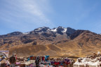 Am Pass Abra La Raya (4338 m), im Hintergrund v.l.n.r.: Cerro Uchuycucho (5298 m), Nevado Moscaya (5167 m) und Nudo de Vilcanota (5028 m)