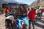 Beginn des Inka-Trails bei km 82; Aufteilung unseres Gepäcks