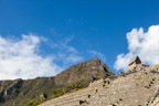 Wächterhäuschen am Mirador; im Hintergrund der Berg Machu Picchu