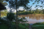 Cayman Lodge Amazonie; Blick auf den Río Tambopata
