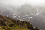 Auf dem Gipfel des Valahnúkur (465 m), Blick ins Tal der Krossá, rechts Hvanná