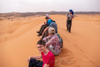 Wanderung in den Dünen nahe des Dihya Desert Camp